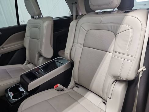 Used 2022 Lincoln Aviator Reserve w/ Equipment Group 201A AWD/4WD image 37