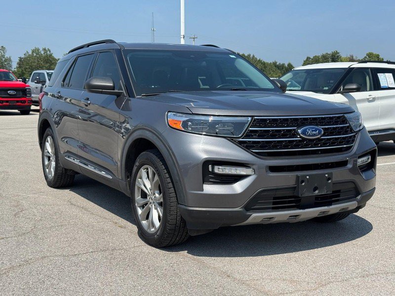 Used 2021 Ford Explorer XLT w/ Equipment Group 202A AWD/4WD image 2
