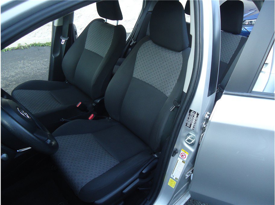 Used 2015 Toyota Yaris L FWD image 10