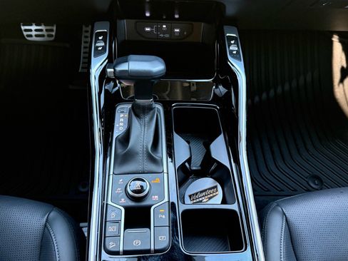 Used 2025 Kia Sorento SX image 18