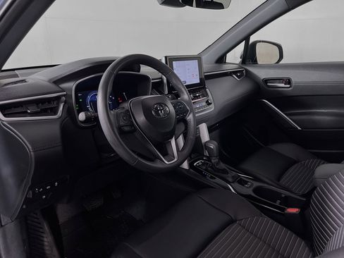 Used 2024 Toyota Corolla Cross AWD Hybrid image 9