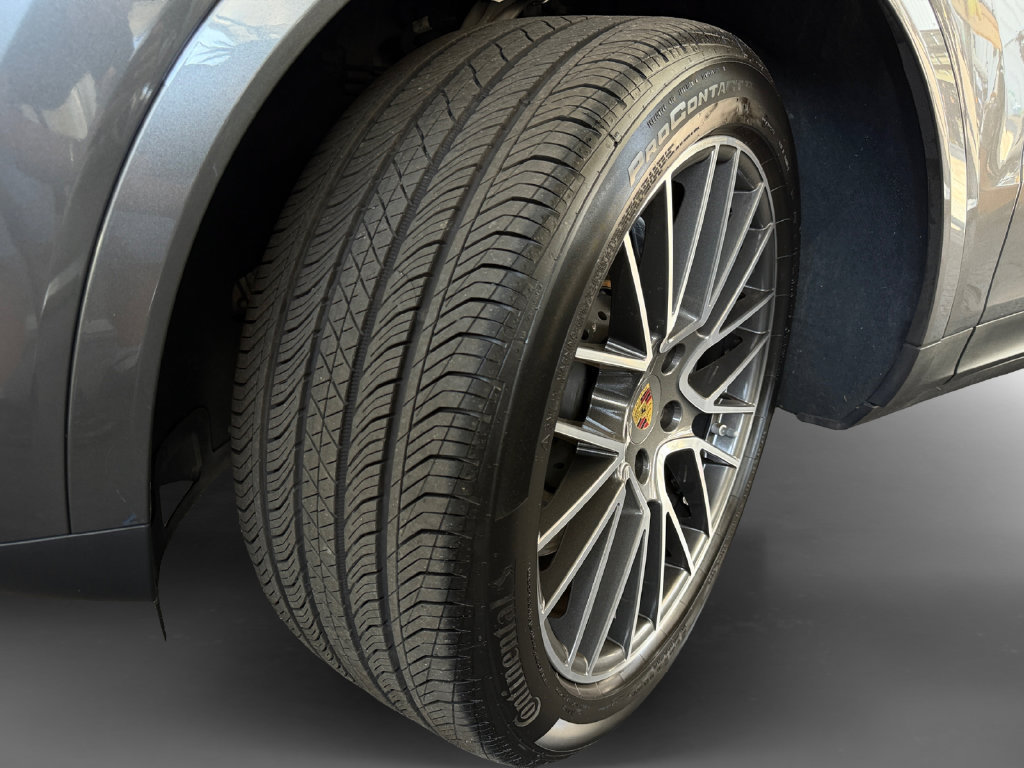Used 2022 Porsche Cayenne AWD/4WD image 9