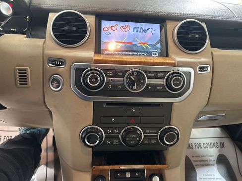 Used 2016 Land Rover LR4 HSE image 28