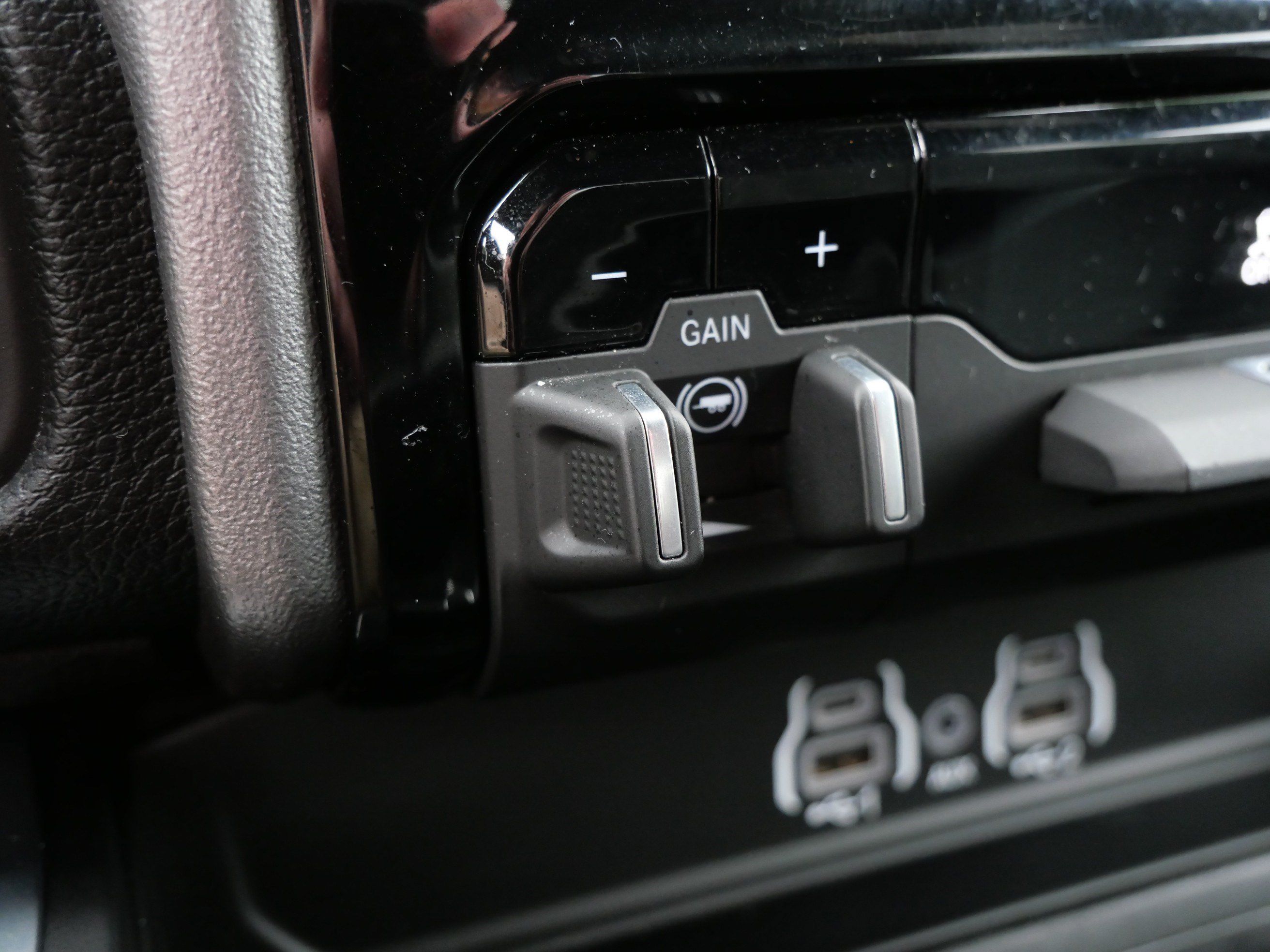 Used 2025 RAM 3500 Big Horn AWD/4WD image 34