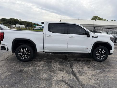 Used 2022 GMC Sierra 1500 AT4 w/ AT4 Premium Package AWD/4WD image 9