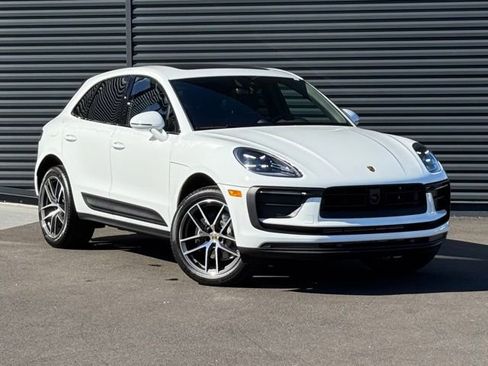 New 2026 Porsche Macan AWD/4WD image 9