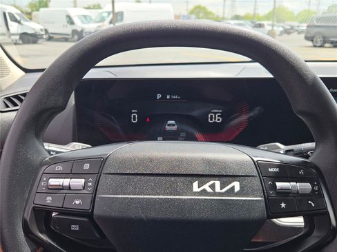 Used 2025 Kia K4 FWD image 33