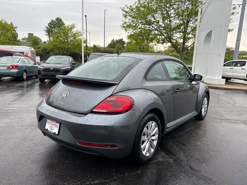 Used 2018 Volkswagen Beetle 2.0T S FWD image 6