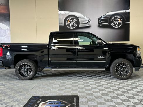 Used 2018 Chevrolet Silverado 1500 High Country AWD/4WD image 3