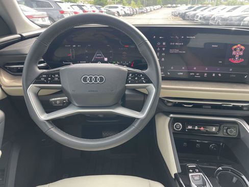 Certified 2025 Audi Q5 Premium AWD/4WD image 14