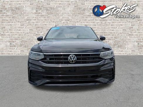 Certified 2022 Volkswagen Tiguan SE R-Line FWD image 9