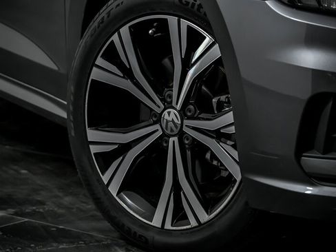 Used 2022 Volkswagen Passat 2.0T SE image 3