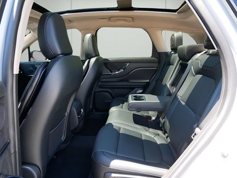 Used 2025 Lincoln Corsair AWD w/ Equipment Group 101A image 11