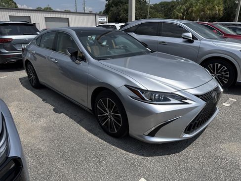 Used 2024 Lexus ES 350 w/ Premium Package FWD image 4
