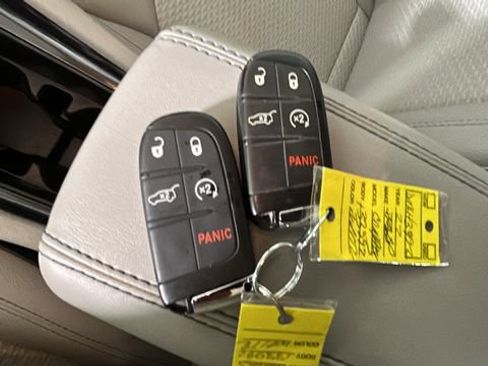 Used 2022 Jeep Compass Latitude w/ Convenience Group AWD/4WD image 20
