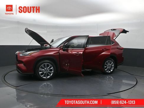 Used 2023 Toyota Highlander Limited AWD/4WD image 61