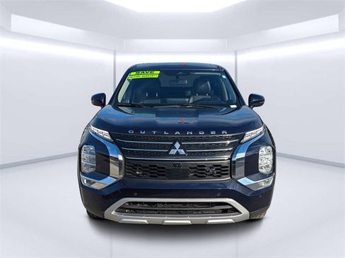 Used 2022 Mitsubishi Outlander SE image 8