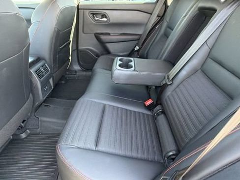 Used 2026 Nissan Rogue SV AWD/4WD image 17
