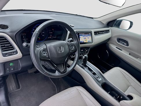 Used 2019 Honda HR-V Touring image 7