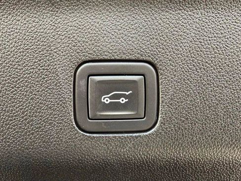 Used 2023 Chevrolet Tahoe LT w/ Luxury Package image 9