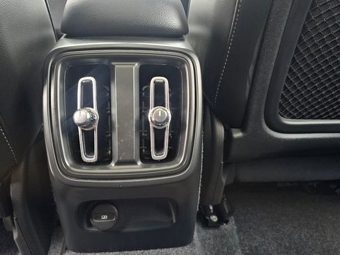 Certified 2025 Volvo XC40 B5 Plus image 18