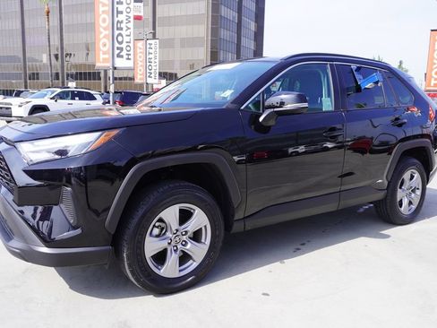 Certified 2025 Toyota RAV4 XLE AWD/4WD image 4