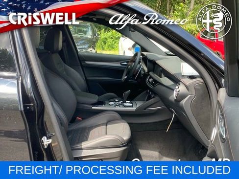 New 2025 Alfa Romeo Stelvio Sprint image 40