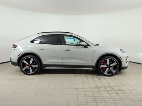 New 2026 Porsche Macan Turbo Electric AWD/4WD image 8