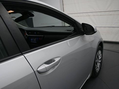 Used 2019 Toyota Corolla LE FWD image 11