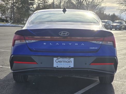 Used 2024 Hyundai Elantra Limited image 17