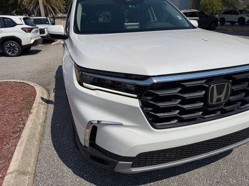 Used 2024 Honda Pilot EX-L image 12
