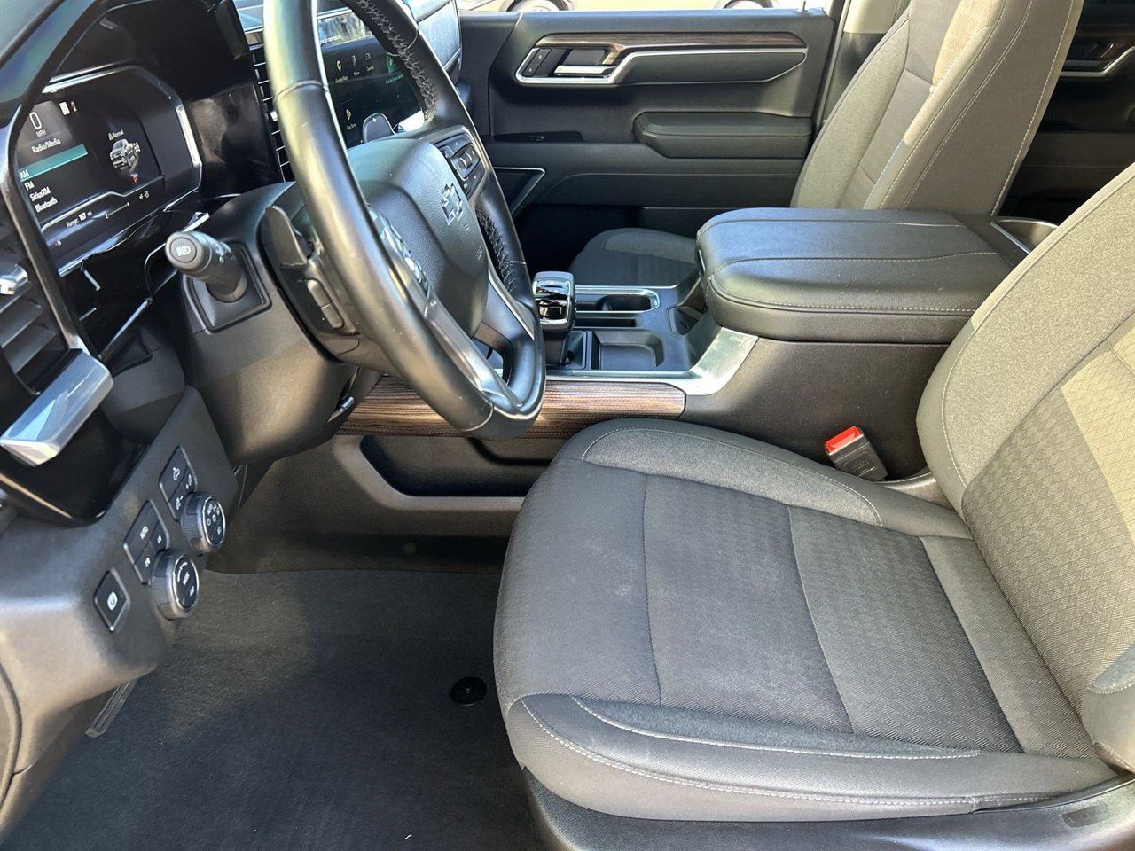 Used 2025 Chevrolet Silverado 1500 RST AWD/4WD image 16