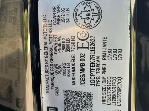 Used 2024 Chevrolet Colorado ZR2 w/ Technology Package image 17