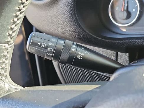 Used 2012 Jeep Wrangler Unlimited Sahara image 27