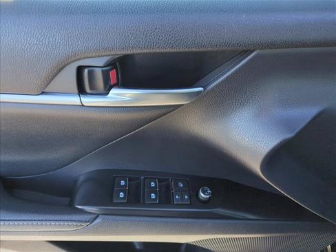 Used 2019 Toyota Camry XSE FWD image 9