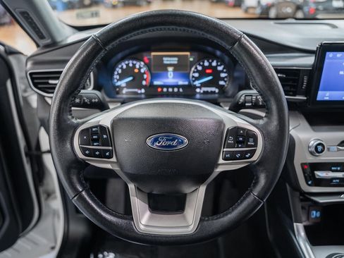 Used 2022 Ford Explorer XLT w/ Equipment Group 202A image 37