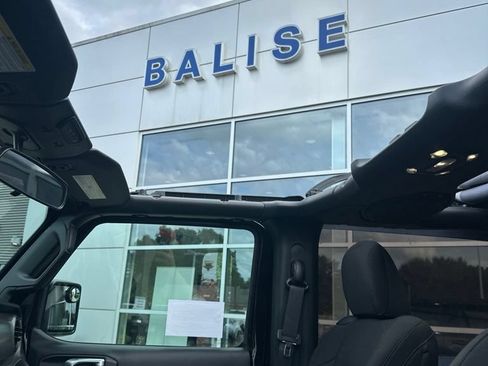 Used 2023 Jeep Wrangler Sport AWD/4WD image 3