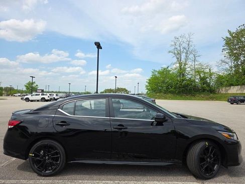 New 2025 Nissan Sentra SR w/ Midnight Edition image 23