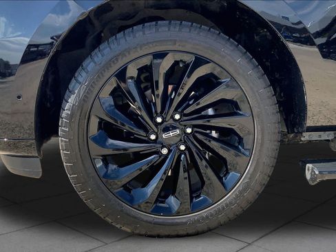 Used 2022 Lincoln Navigator Reserve AWD/4WD image 11
