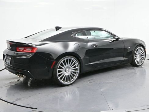 Used 2017 Chevrolet Camaro LT image 7