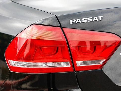 Used 2013 Volkswagen Passat 2.5 SE FWD image 10