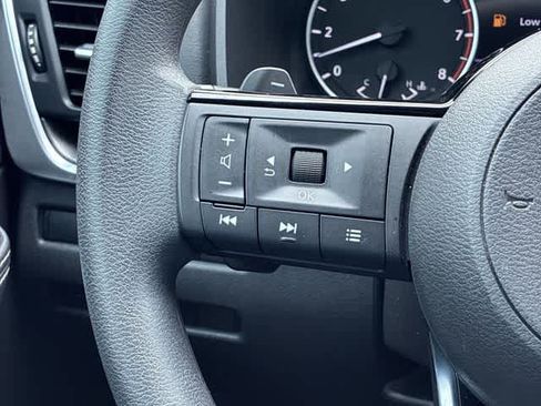 Used 2023 Nissan Rogue SV FWD image 24