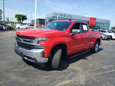 Used 2019 Chevrolet Silverado 1500 LT w/ All-Star Edition AWD/4WD image 2