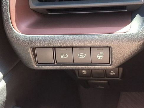Used 2025 Toyota Prius Plug-In Hybrid FWD image 28