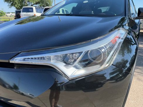 Used 2019 Toyota C-HR Limited FWD image 9