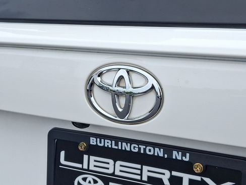 Used 2023 Toyota RAV4 LE AWD/4WD image 29