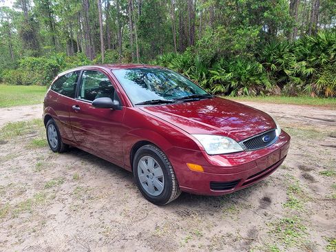 Used 2007 Ford Focus SE image 3