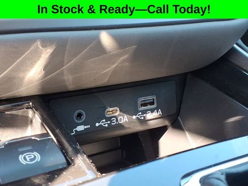 Used 2025 Subaru Outback Onyx Edition AWD/4WD image 13