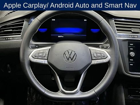 Used 2023 Volkswagen Tiguan SE w/ Panoramic Sunroof Package image 9
