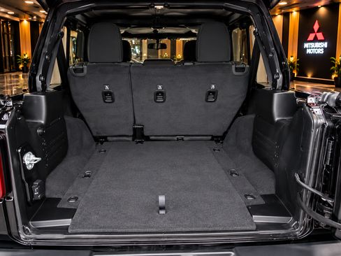 Used 2023 Jeep Wrangler Unlimited Sport AWD/4WD image 21
